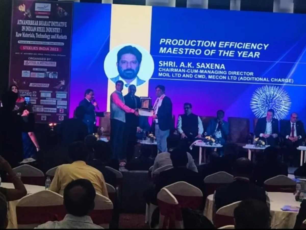 MOIL and MECON CMD receives 'Production Efficiency Maestro of the Year' award