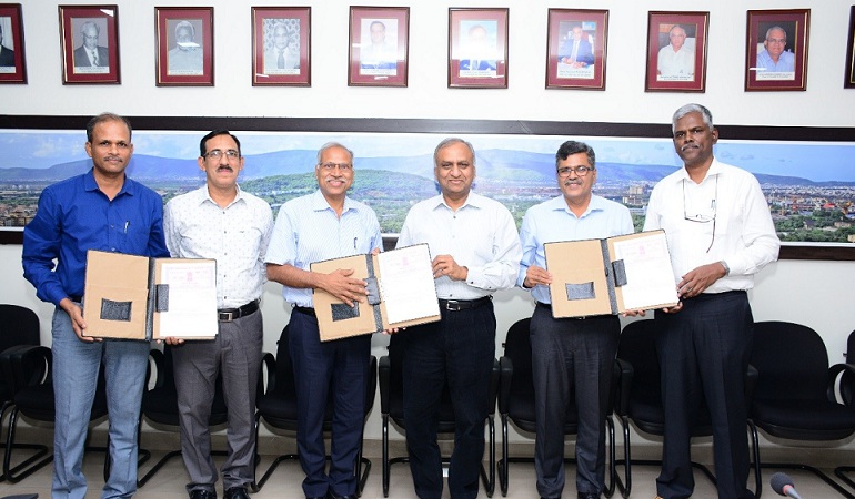 HSL BHEL and MIDHANI Sign MoU to Build  Submarines