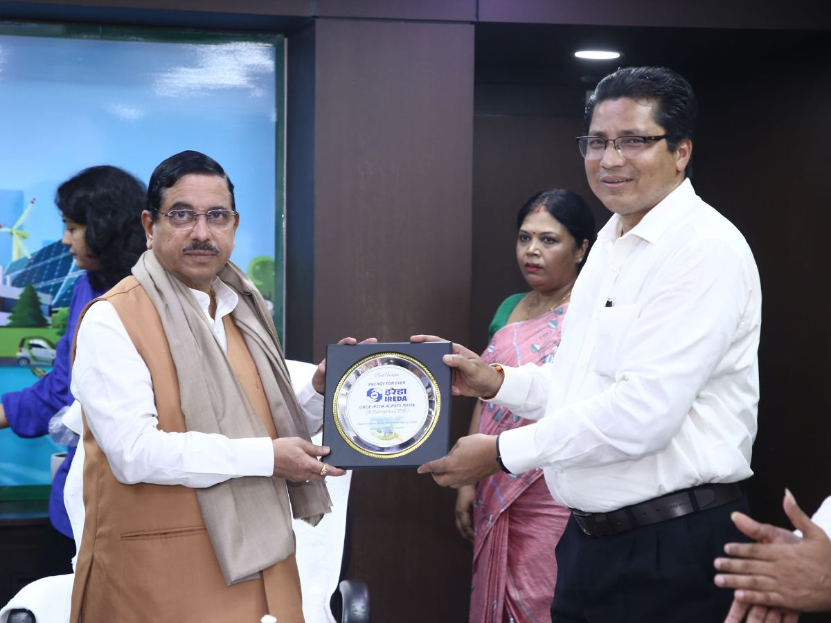 Minister Pralhad Joshi Visits IREDA Office, Reviews Company’s Strategic Growth Plan