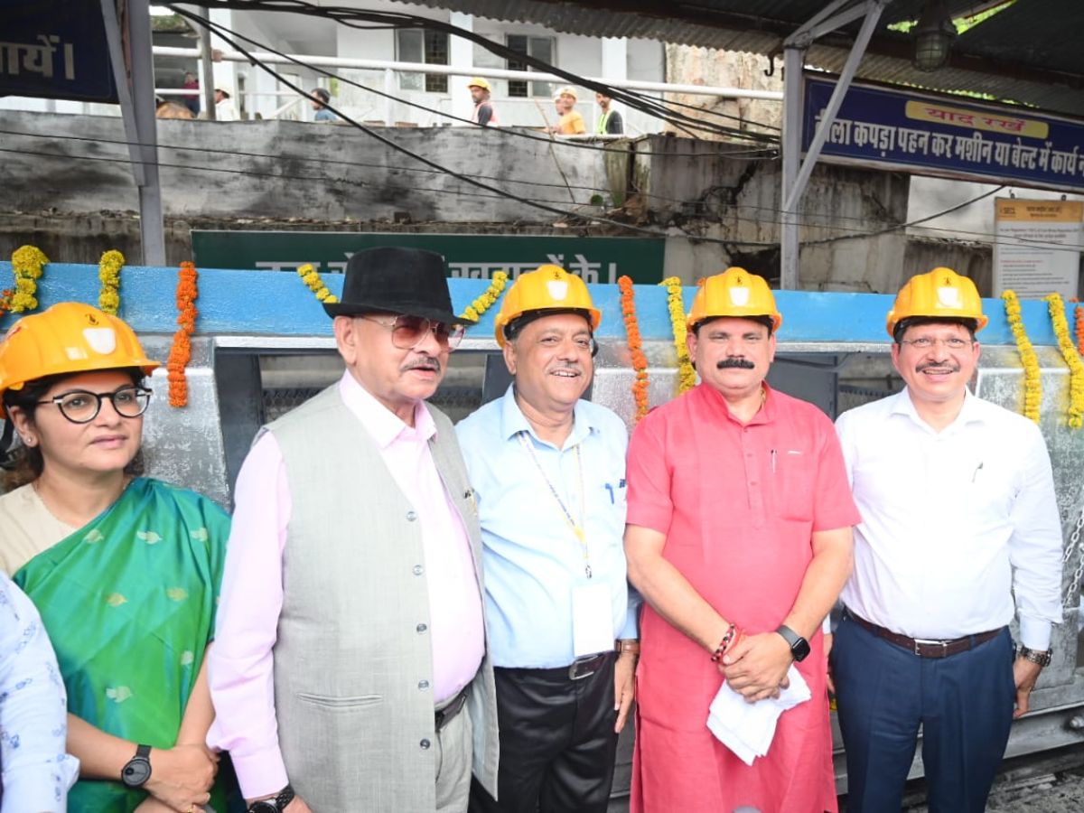 Minister Satish Chandra Dubey inaugurates new Continuous Miner during his SECL Visit