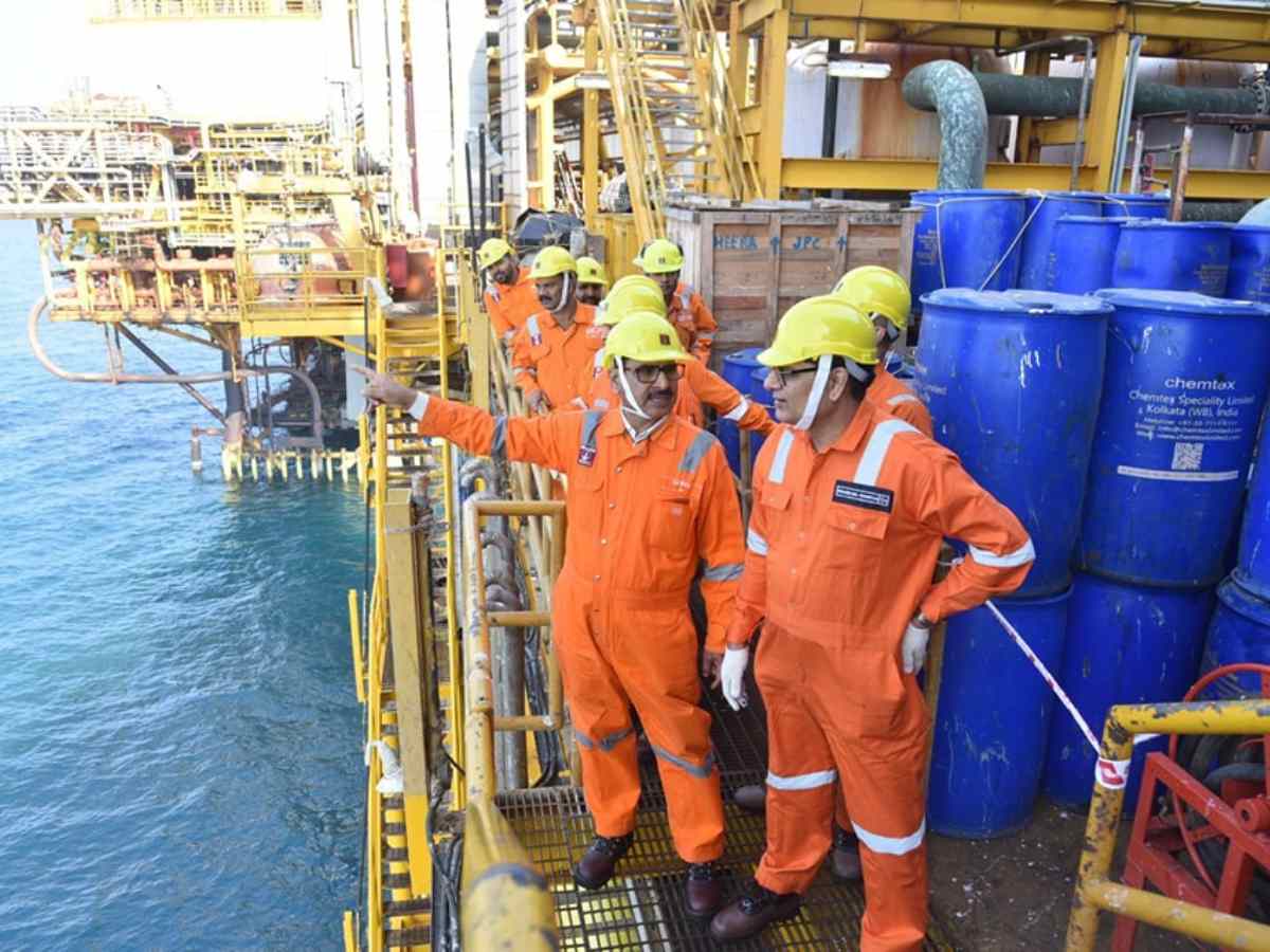 Ministry Official Visits Offshore Sites in Western India, Highlighting Oil & Gas Production Push