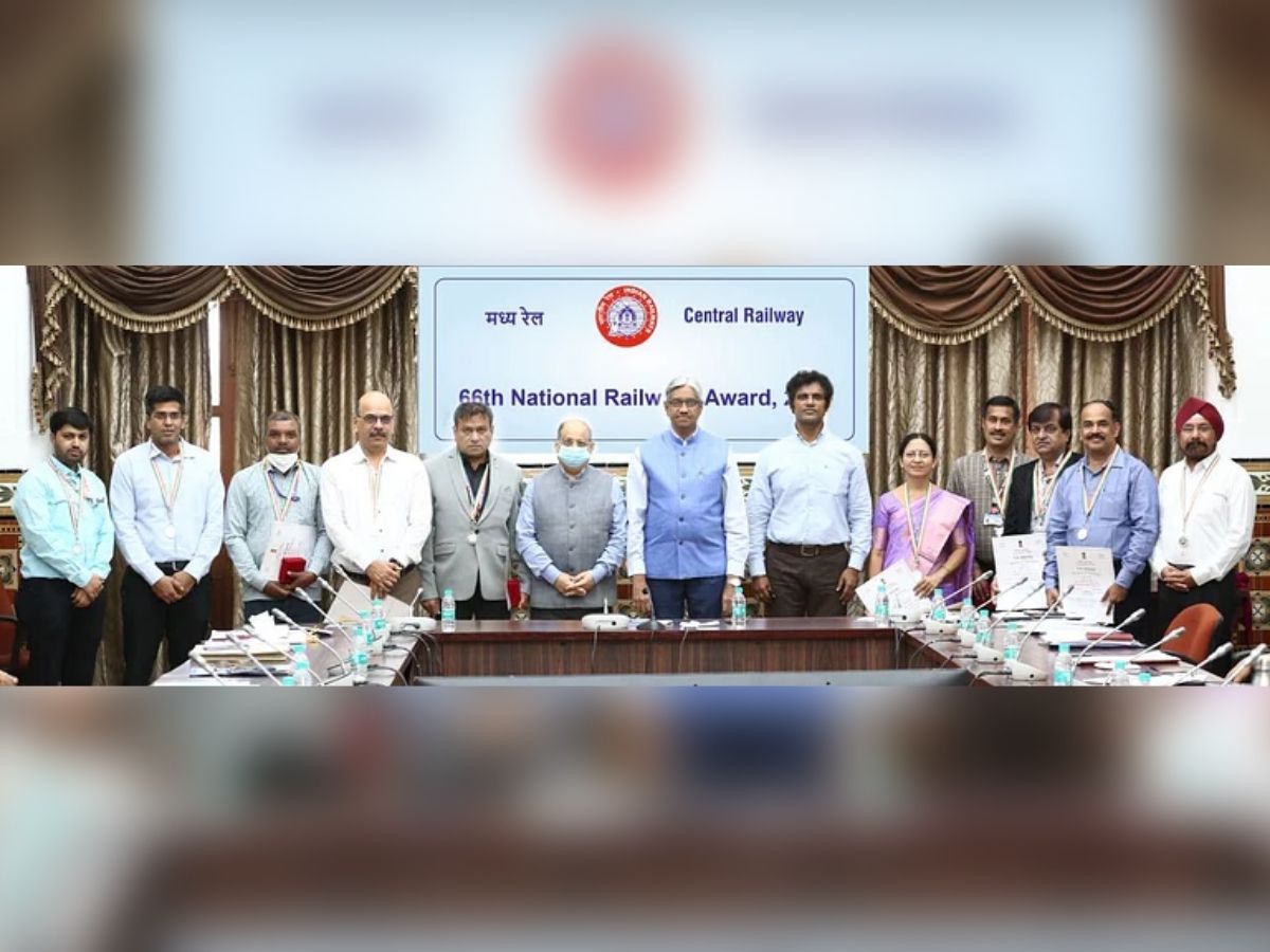 National Railway Award presented to Central Railway awardees