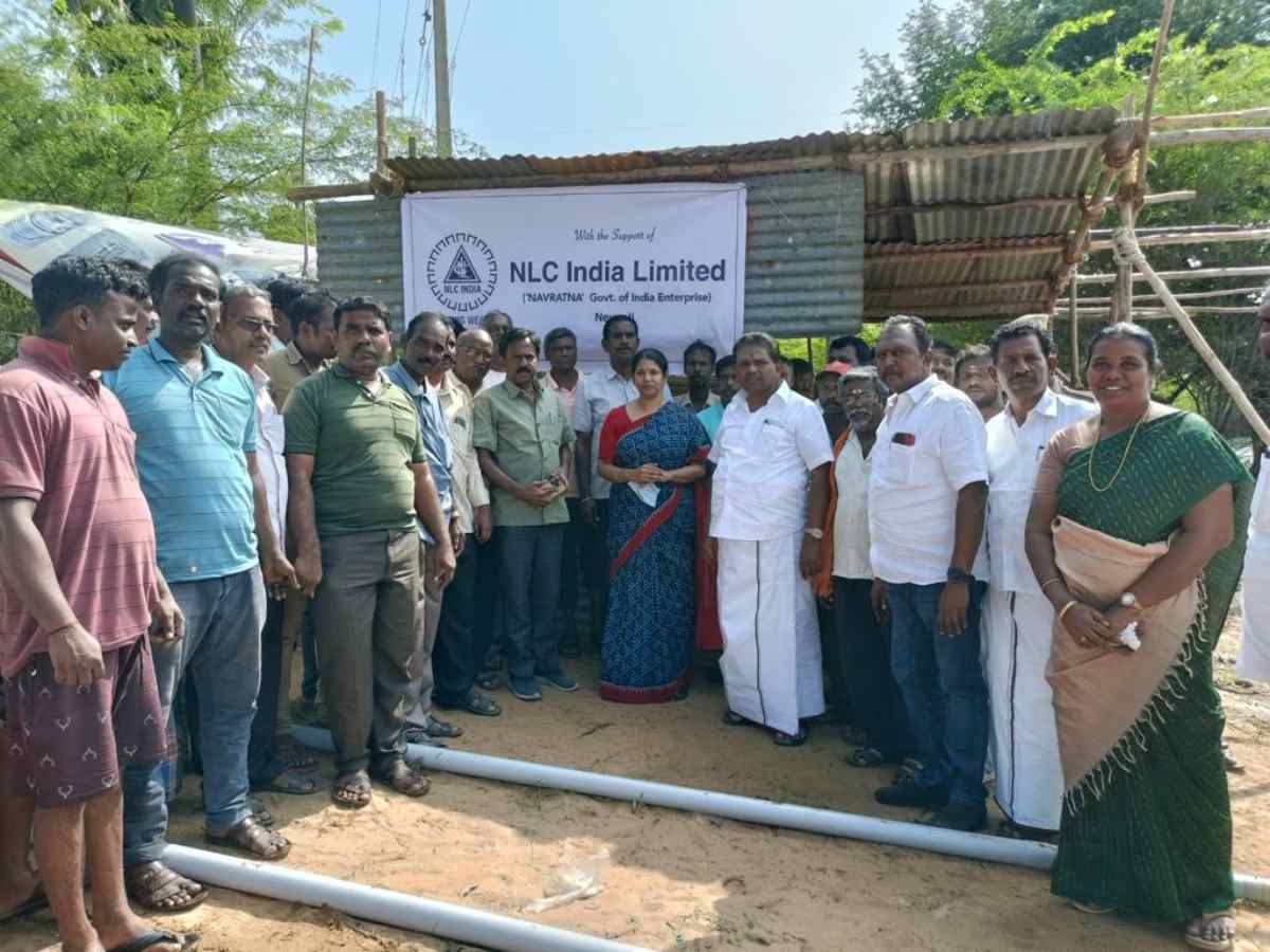 NLC India welcomes employees who undertook relief works at Thoothukudi