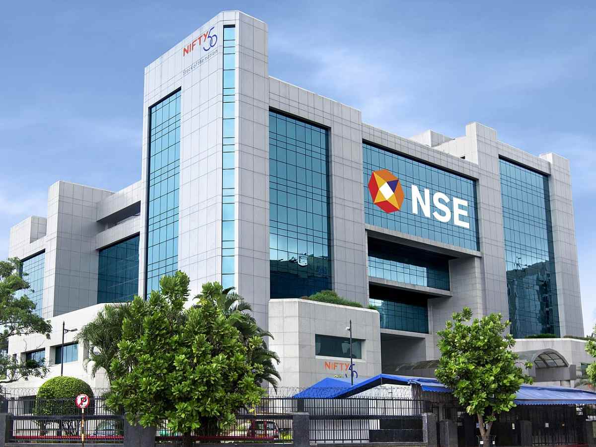 NSE reduces cash derivatives transaction charges by 1%