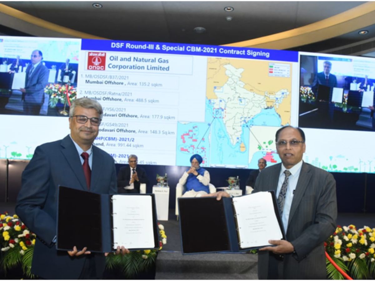ONGC signs 6 Contracts for Discovered Small Fields in Offshore during DSF-III