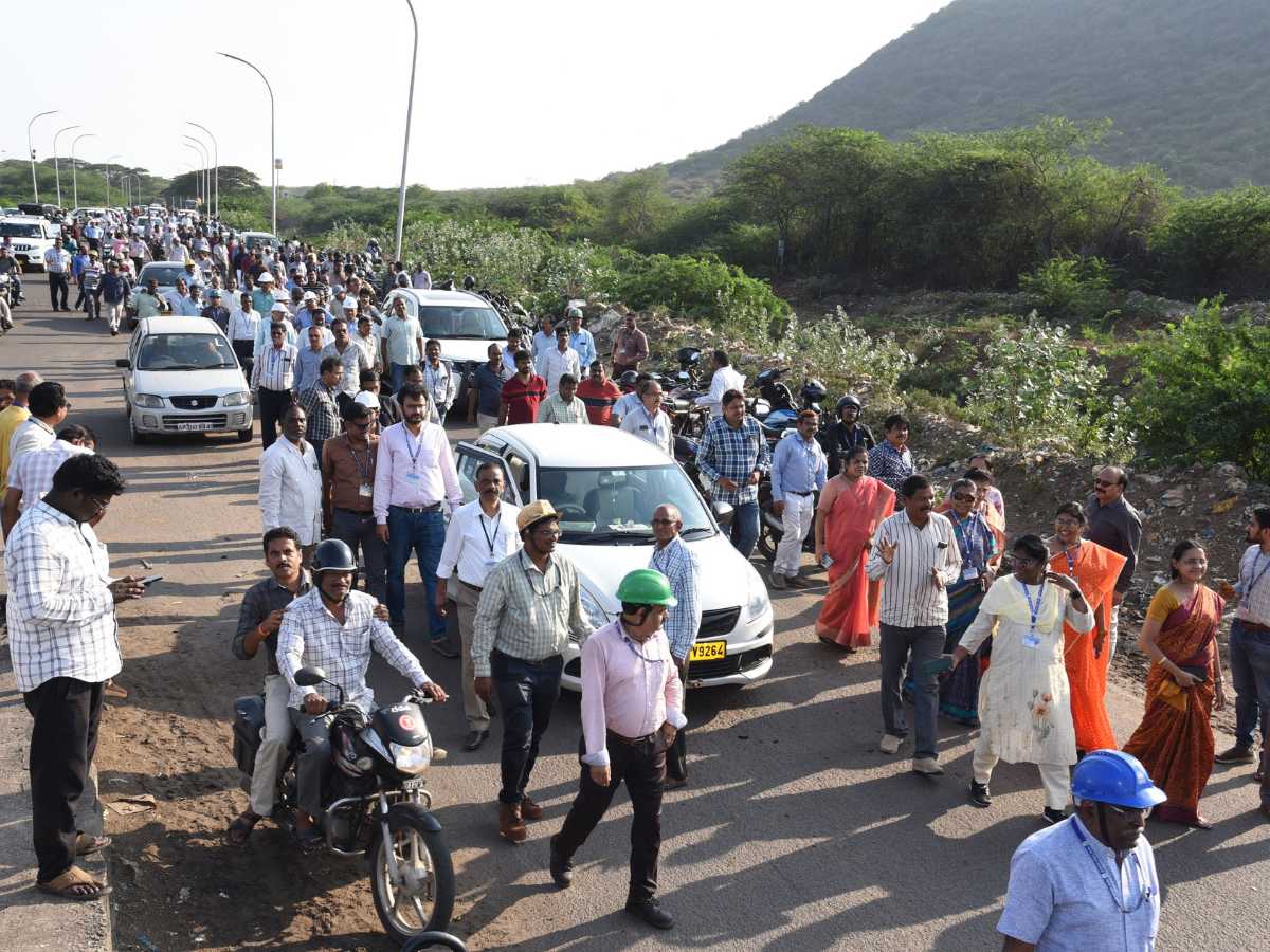 Over 1000 RINL employees took out a rally for non-transportation of RINL’s most essential raw material