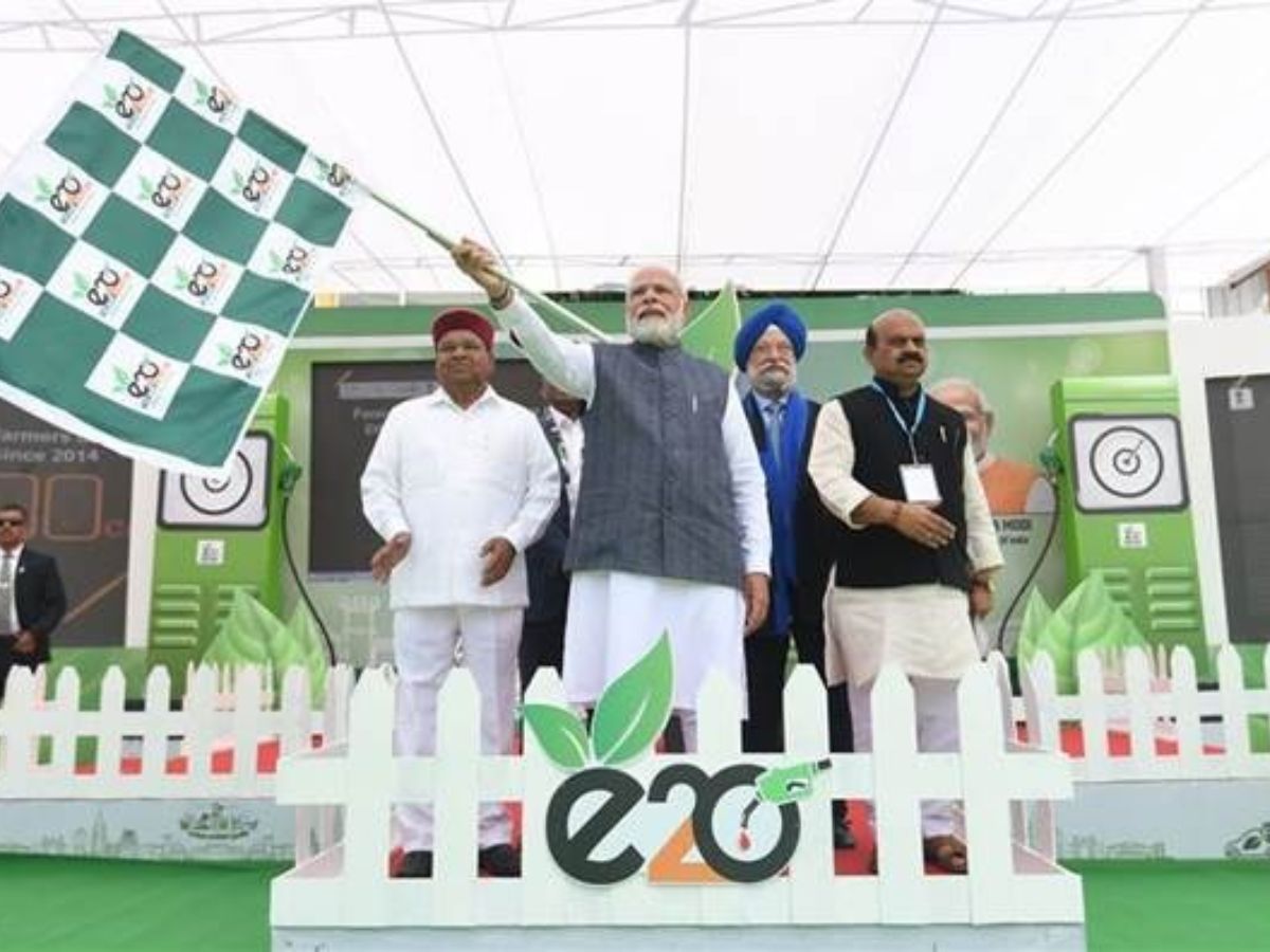 Prime Minister flags off OIL’s Hydrogen Bus at India Energy Week