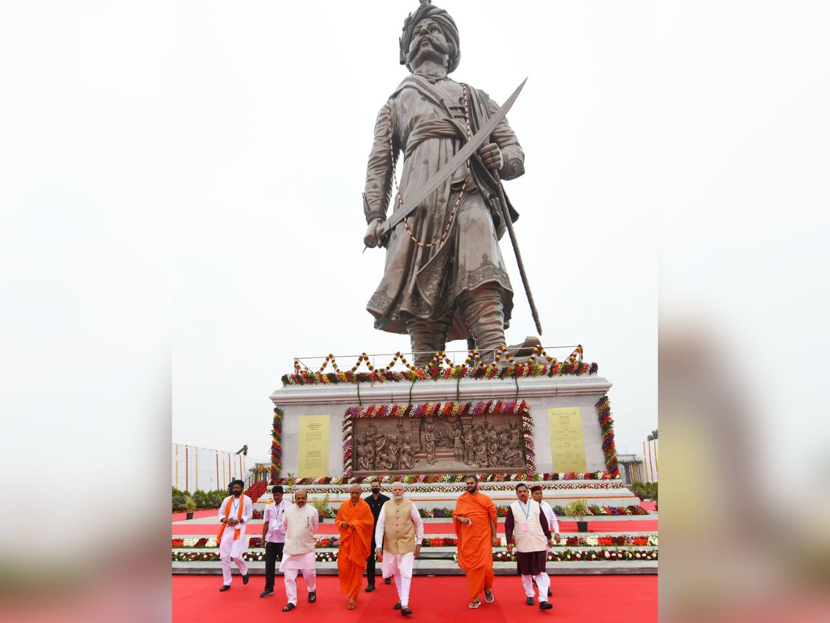 PM unveils 108-feet-long bronze statue of Sri Nadaprabhu Kempegowda in Bengaluru
