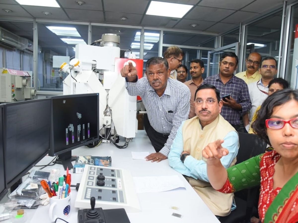 Pralhad Joshi's Kolkata Tour: Visited 3 laboratories of Geological Survey of India