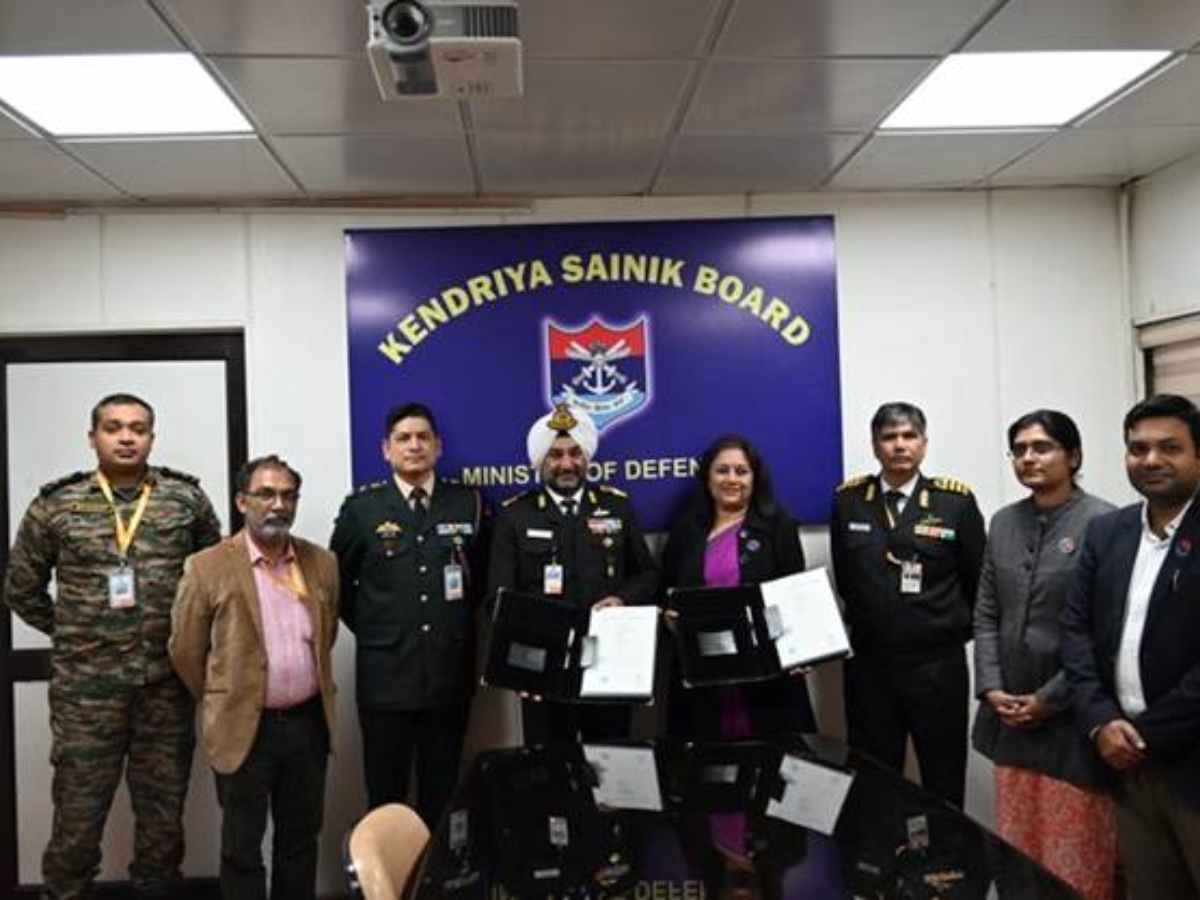 REC contributes Rs 15 Cr to Armed Forces Flag Day Fund through its CSR arm