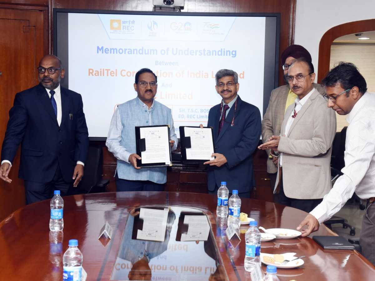 REC signs Rs 30,000 cr MoU with Railtel