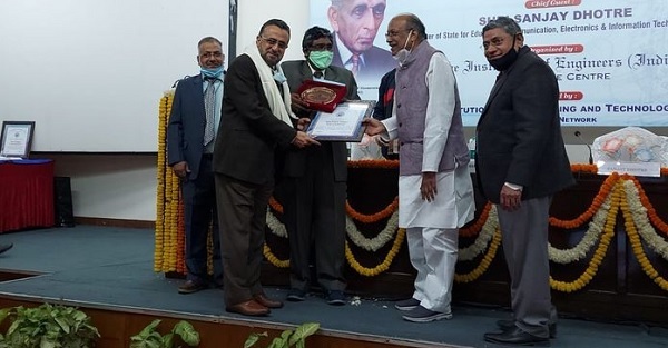 CMD of Railtel Shri Puneet Chawla conferred with the Eminent Engineer Award
