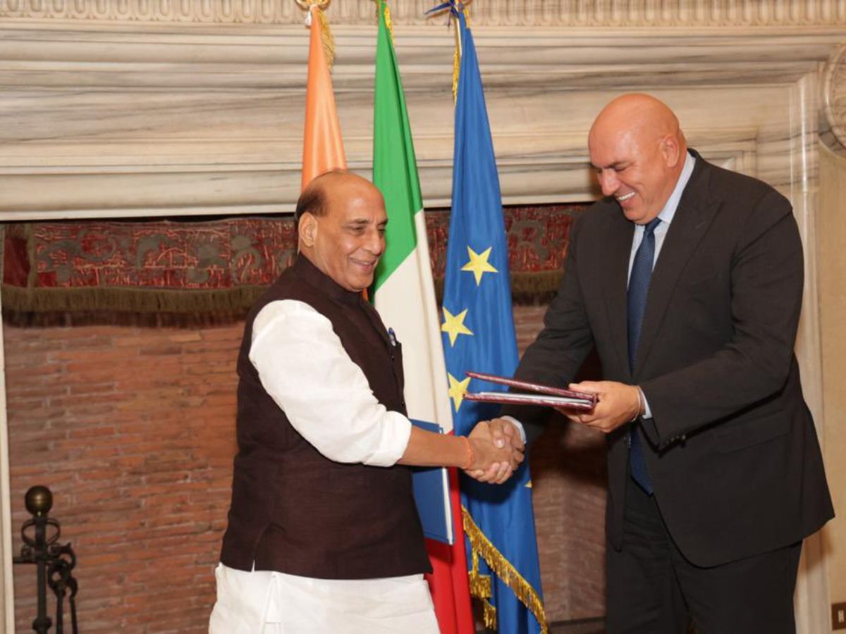 Rajnath Singh with Italian Defence Minister Discusses opportunities in defence industrial cooperation