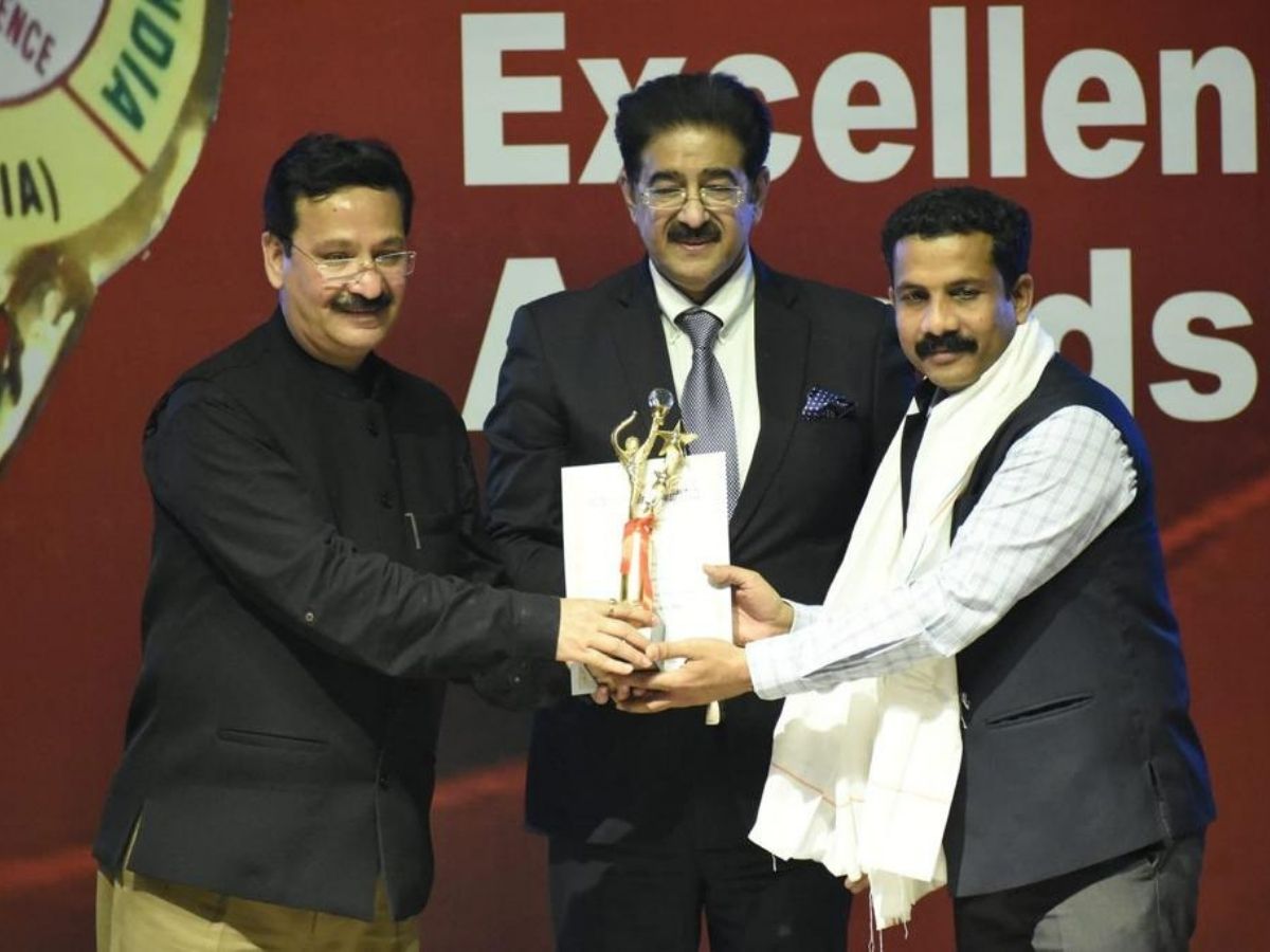 Ravi Kumar, DGM (CC), PowerGrid conferred with Best Communicator Award