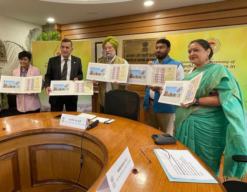 MoP&NG Union Minister unveils commemorative publications & stamps of IndianOil Refineries