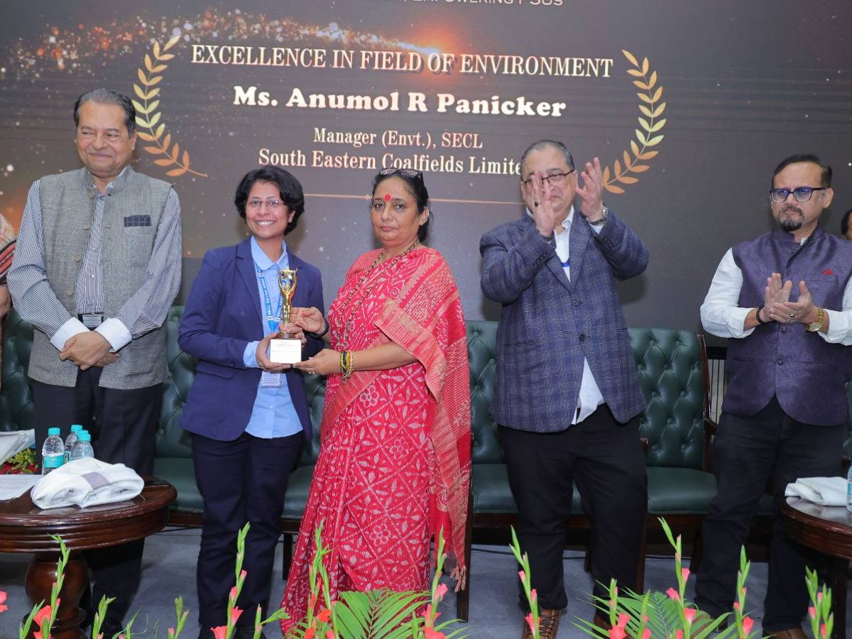 SECL women Officers Honoured with Indian PSU Nari Shakti Samman 2025