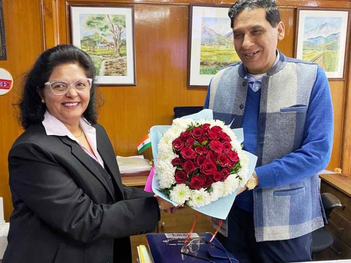 SJVN CMD, Geeta Kapur met Chief Secretary of Himachal Pradesh