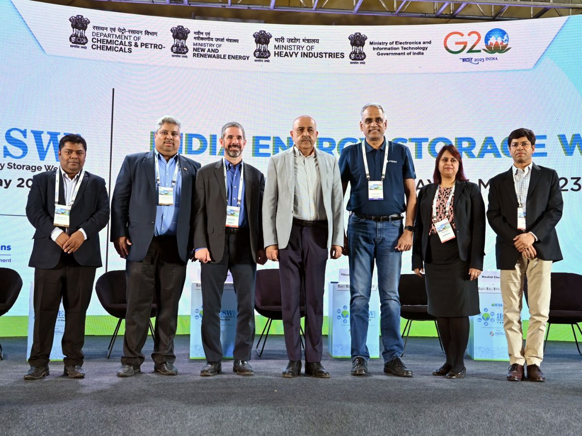 Shri Tarun Kapoor inaugurates IESW 2023, emphasizes green energy tech and storage