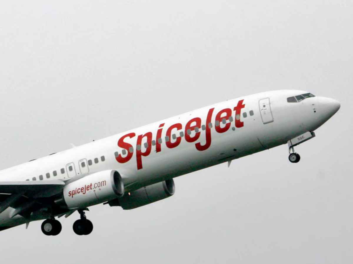 SpiceJet to layoff 1400 employees, nearly 15% of work force