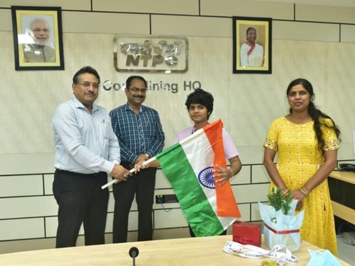 Sristi Priya wins 3 gold medals in State Championship using Air Rifle provided by NTPC