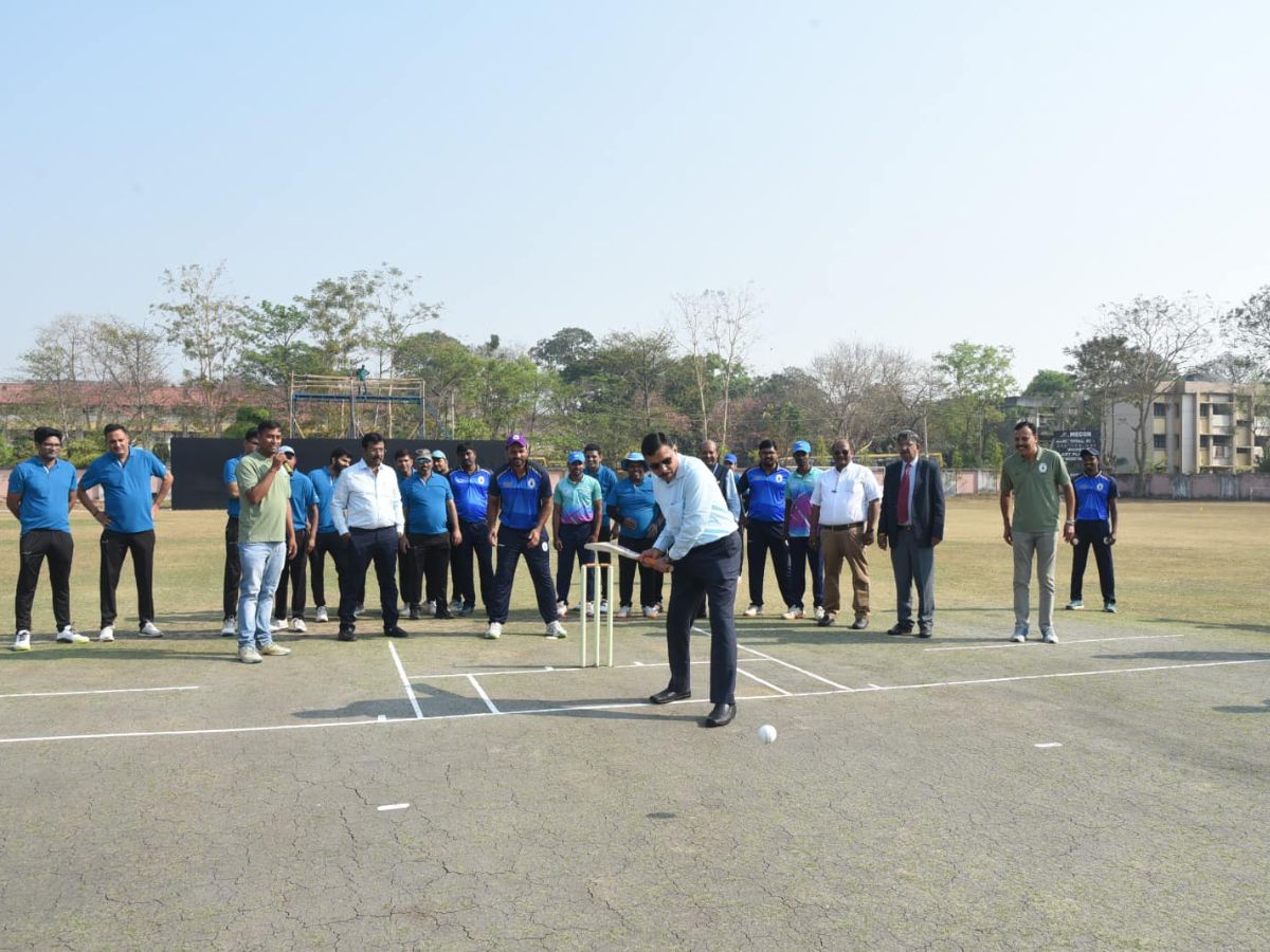 सीसीएल निर्देशक ने किया अखिल भारतीय पब्लिक सेक्टर क्रिकेट टूर्नामेंट का उद्घाटन