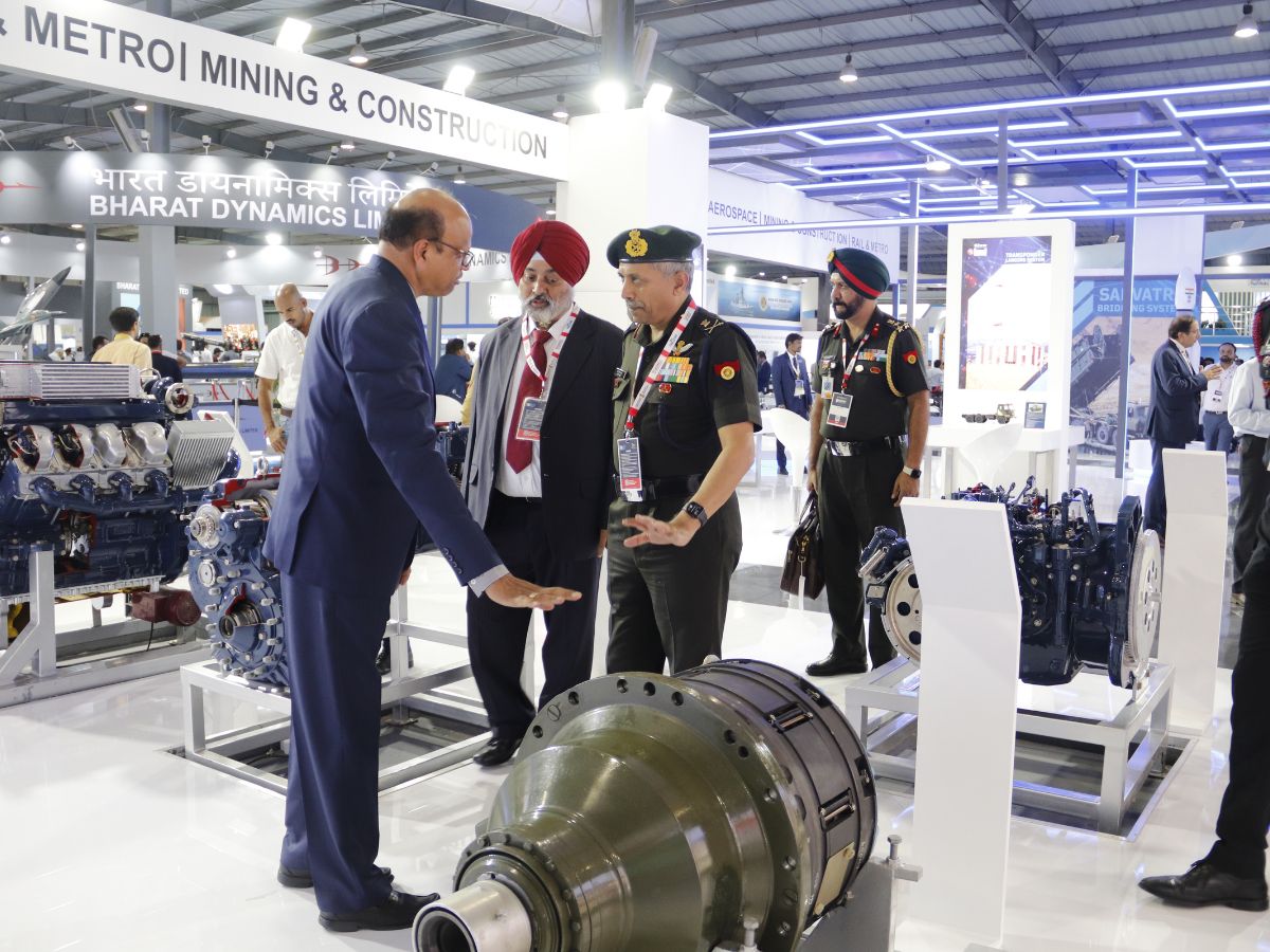 Vice Chief of Indian Army Staff visits BEML at DefExpo 2022