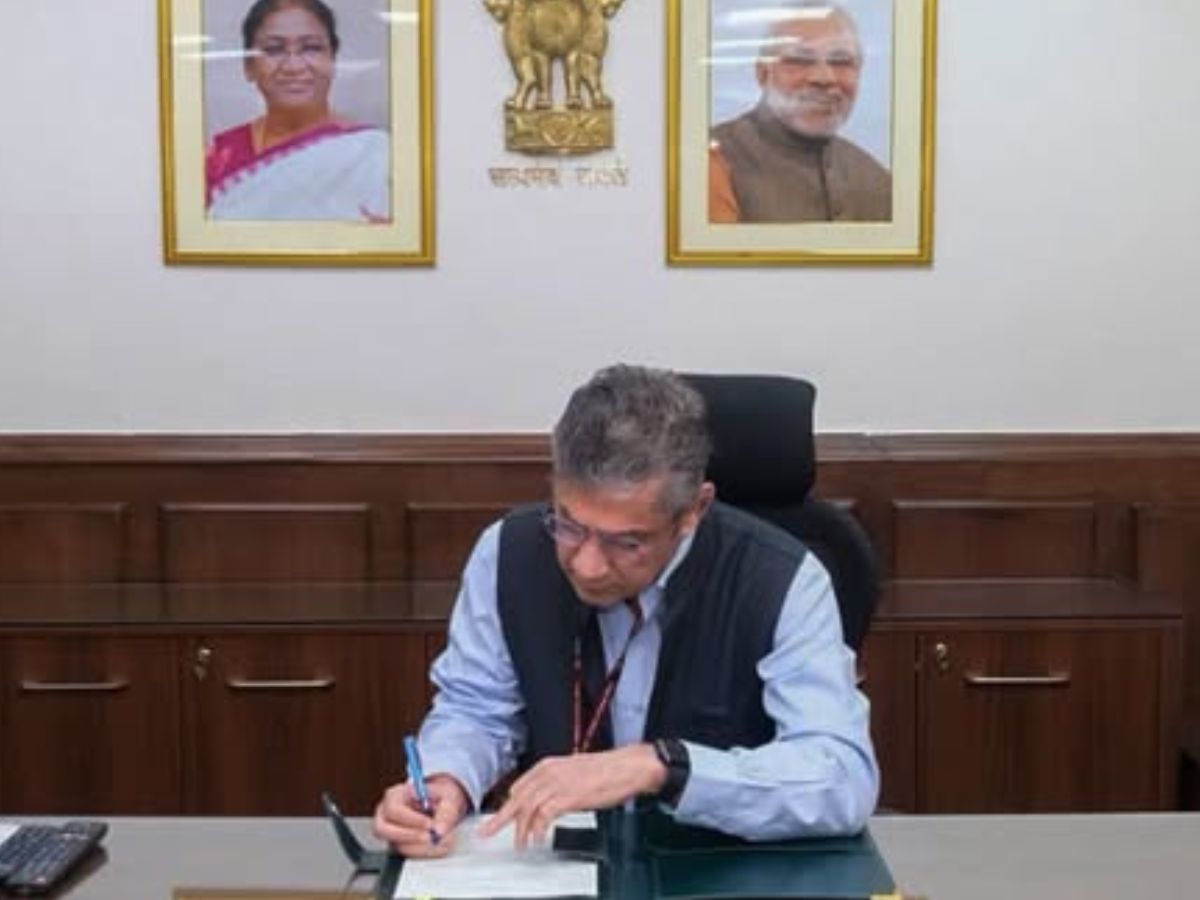 Vijay Kumar (IAS) assumed charge as Secretary at Ministry of Ports, Shipping and Waterways