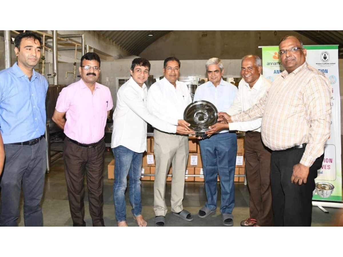 WCL provides 1000 insulated containers to Annamrita Foundation
