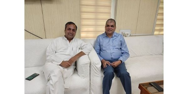 Bilaspur MLA Shri Shailesh Pandey met DP of SECL, Dr. R. S. Jha