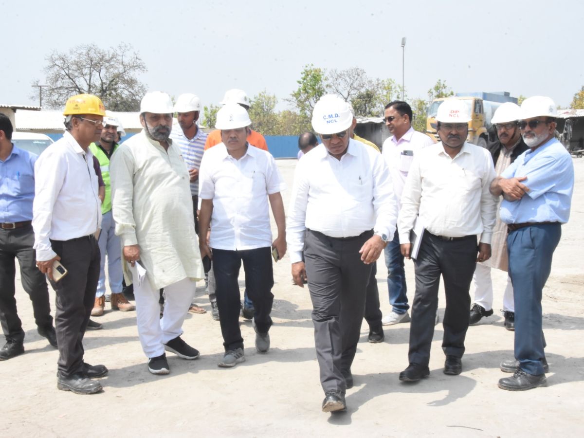 सीएमडी और डी (पी), एनसीएल ने किया कृष्णशिला और बीना परियोजना के HOE शिविरों का निरीक्षण 