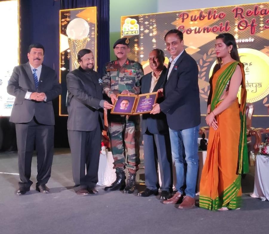 Shri Naresh Kumar Awarded  With Communicator of Dacade Award