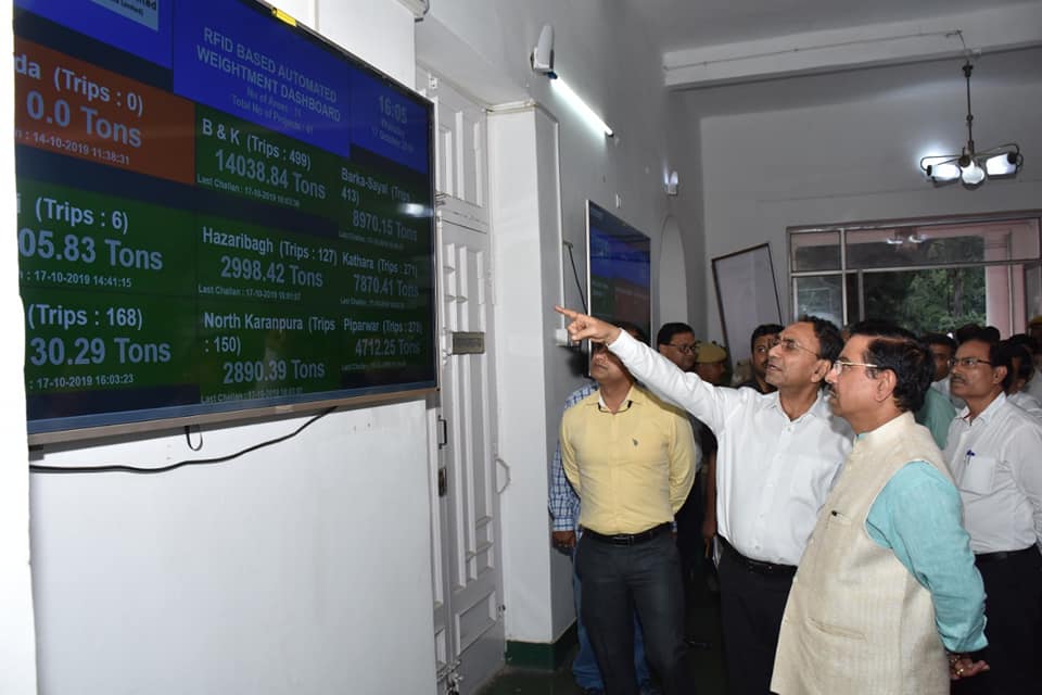 Coal Minister reviewed RFID based Vehicle Tracking System at CCL