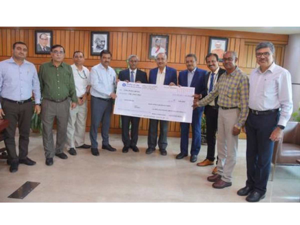 CIL Chairman receives 1st dividend from CIL NTPC Urja Limited