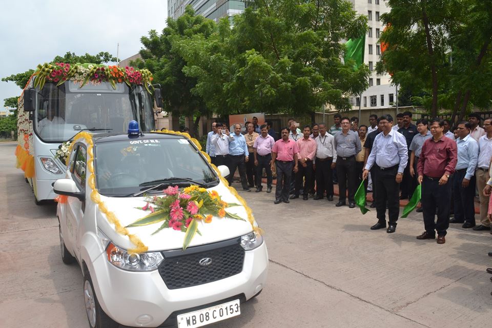 CHAIRMAN CIL FLAGS OFF BATTERY OPERATED ELECTRIC BUS