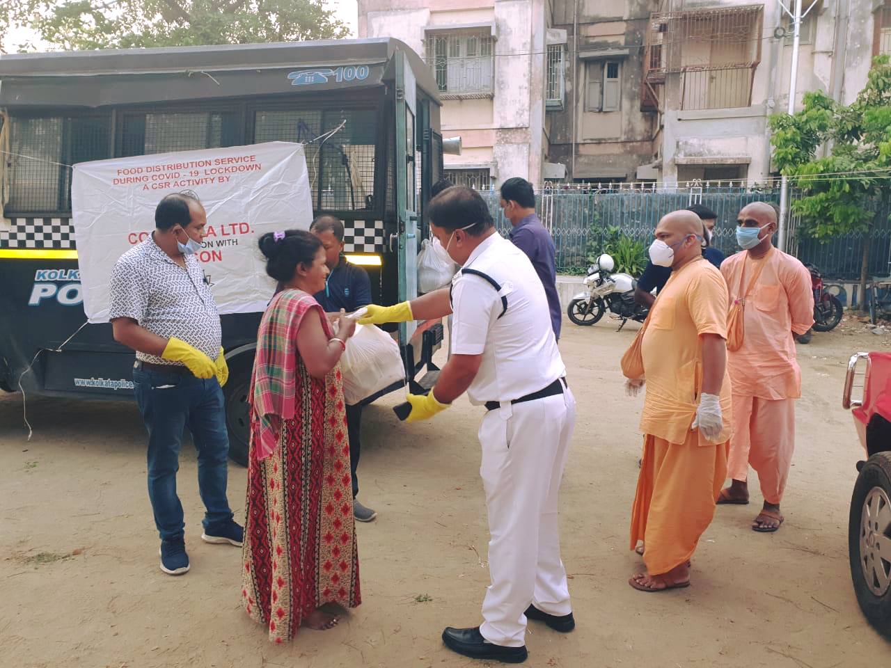 Coal India distributing 12000 packets to the underprivileged