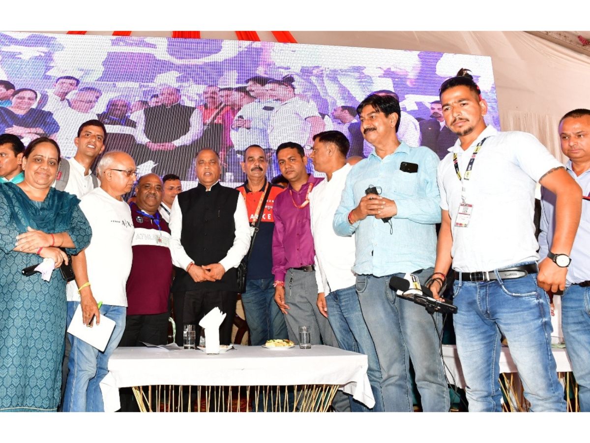 मुख्यमंत्री ने जोगिन्द्रनगर में 370 करोड़ रुपये की 39 विकासात्मक परियोजनाओं के लोकार्पण व शिलान्यास किए