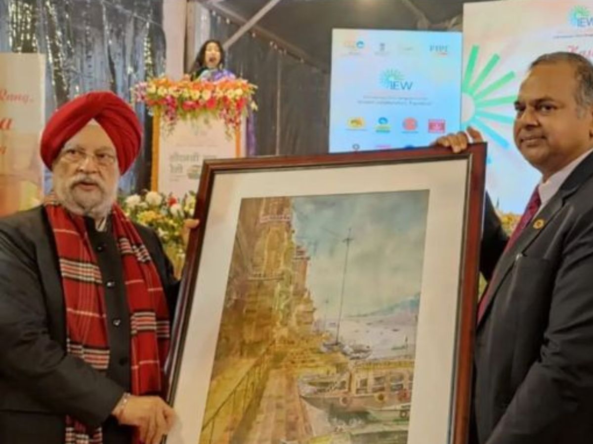 CMD GAIL presented painting to Petroleum Minister Sh. Hardeep Singh Puri