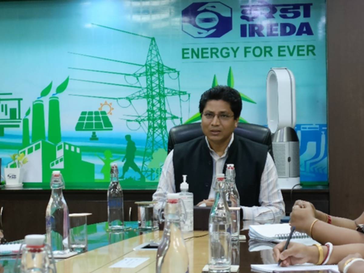सीएमडी इरेडा ने वित्त वर्ष 2022-23 में इरेडा के ऐतिहासिक प्रदर्शन और वित्त वर्ष 2023-24 के लक्ष्यों के ऊपर कर्मचारियों को किया संबोधित