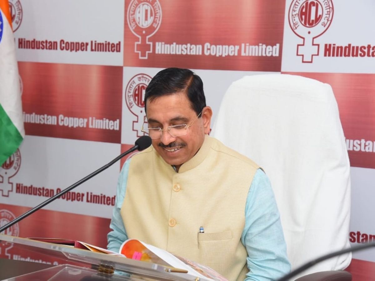 Coal Minister reviews a meet of Hindustan Copper Limited