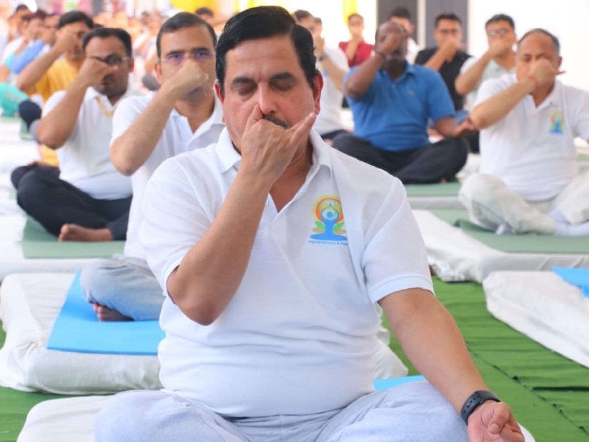 Coal Minister Pralhad Joshi Joins Nation in Celebrating Yoga Utsav