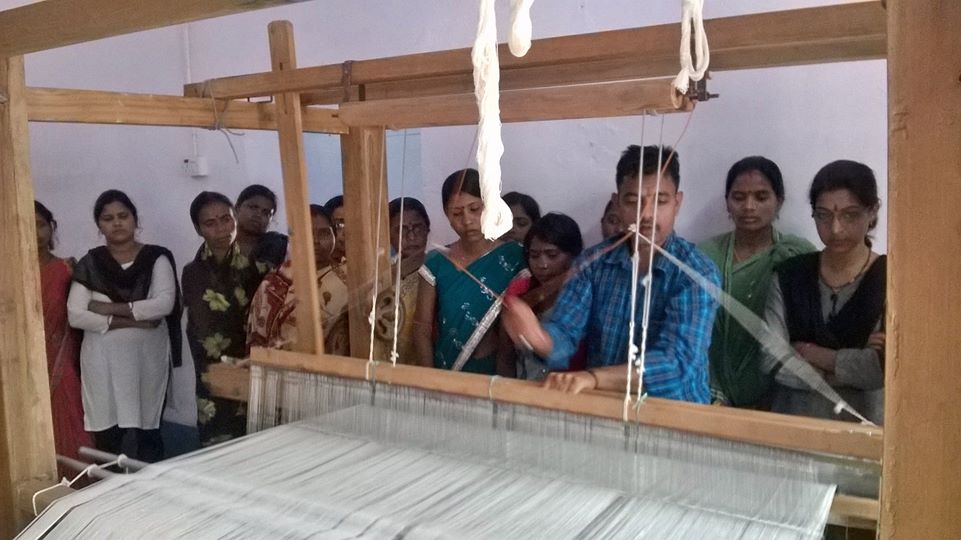 CIL organised handloom weaving training