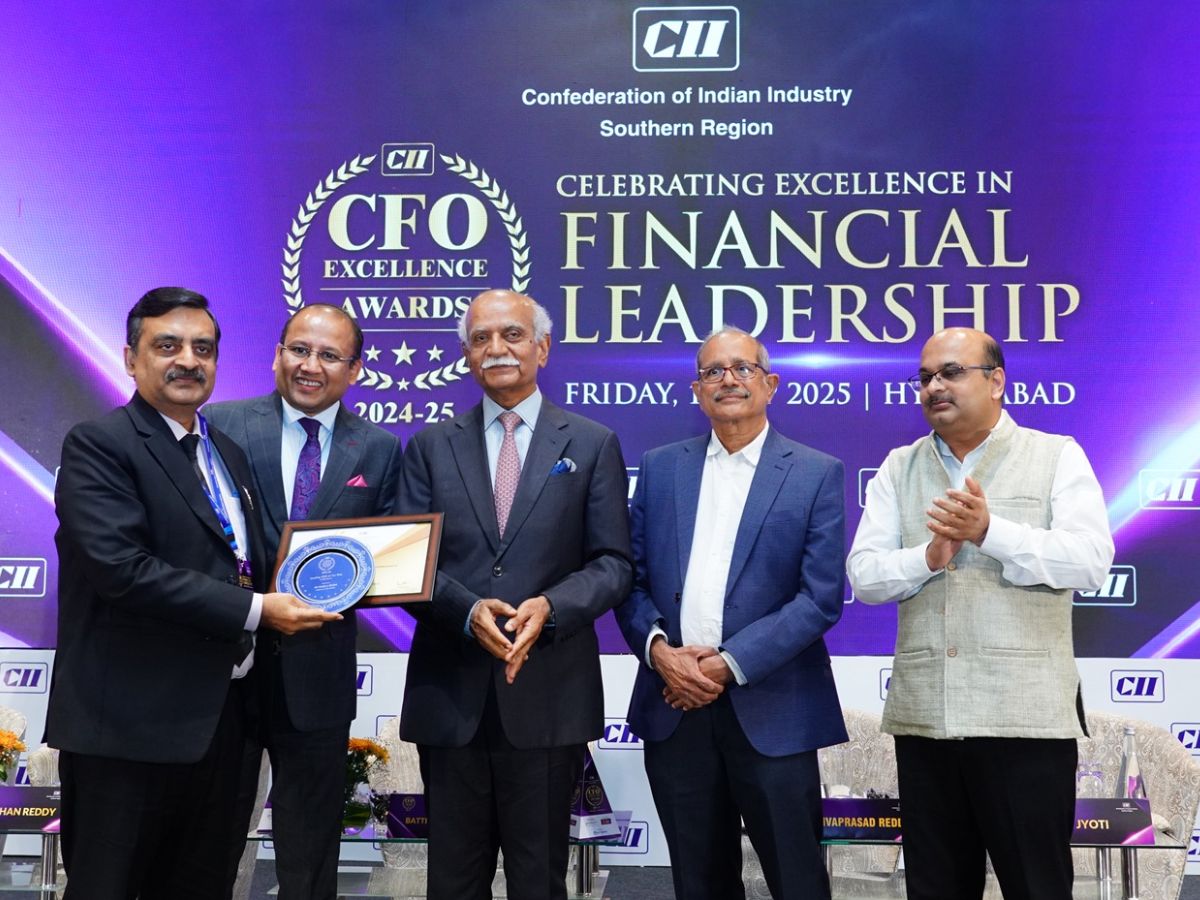 EIL Director (Finance) wins 'CFO of the Year 2024-25' by CII