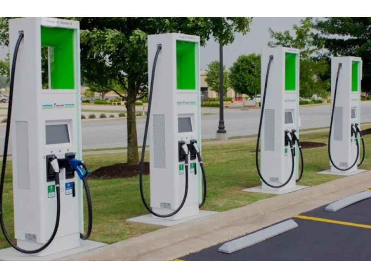 Adani electricity and Tata power to install 8500 EV charging station in Mumbai