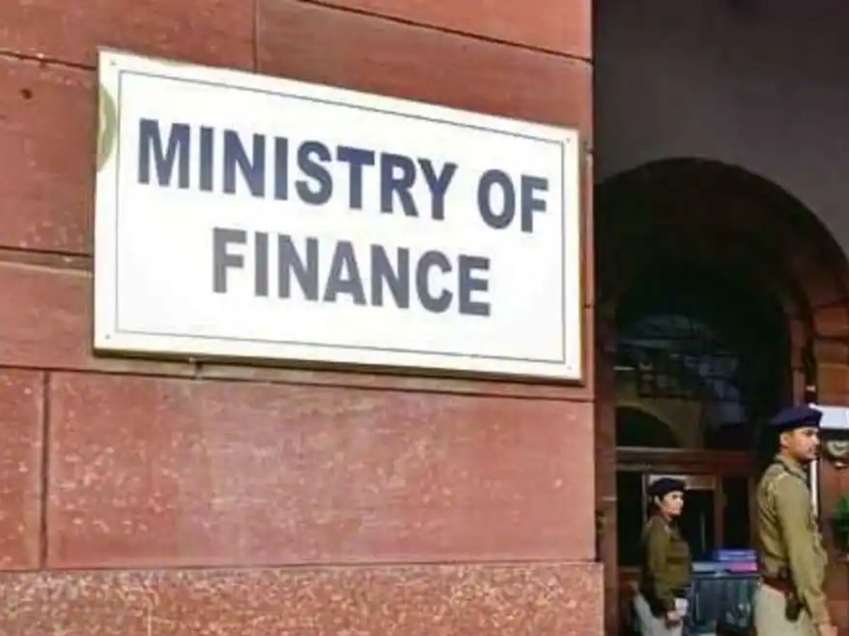 Finance Ministry approves welfare measures for LIC agents and employees