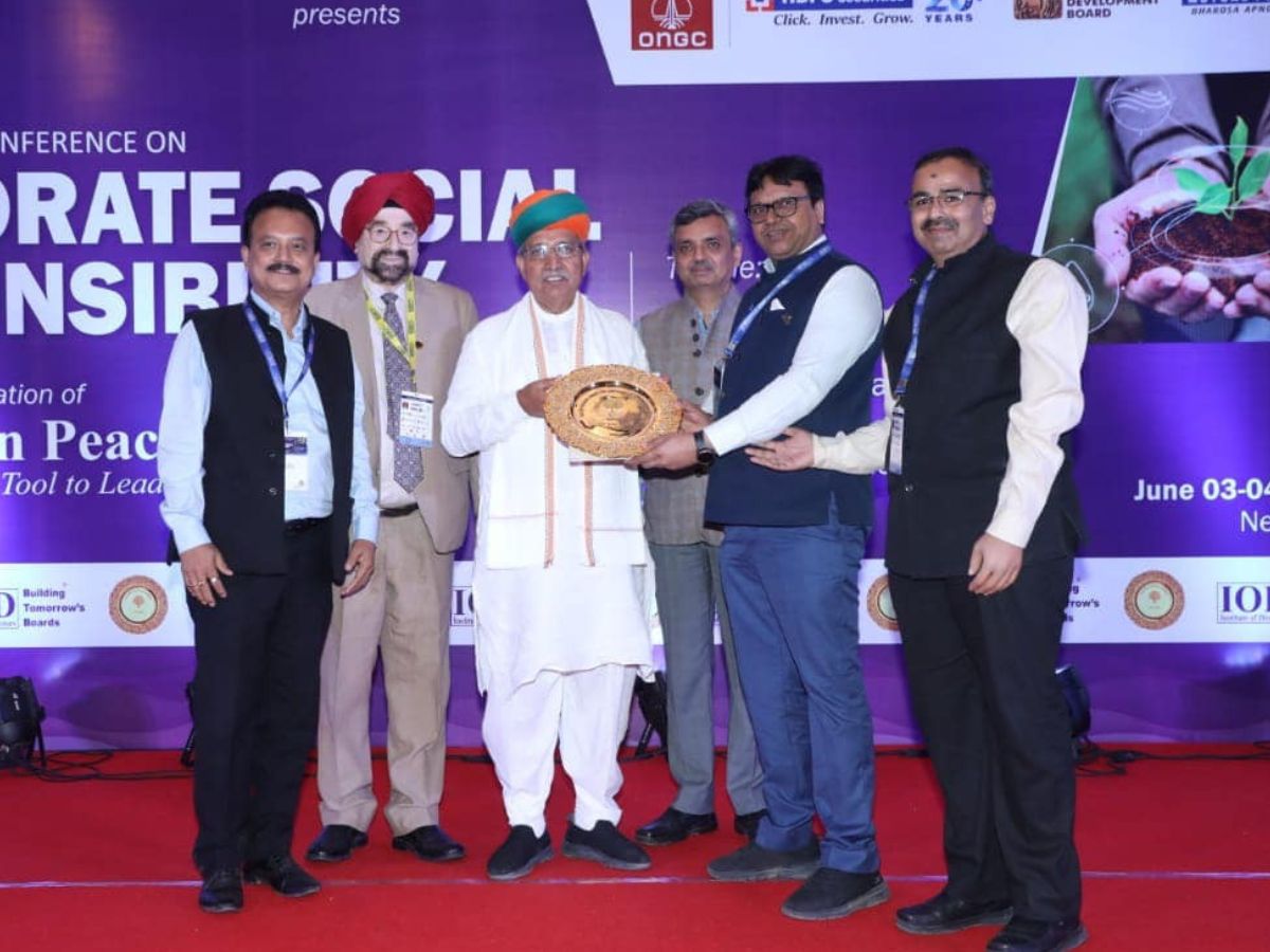 GAIL bags Golden Peacock Award for CSR under Gas sector