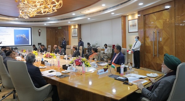 Petroleum Minister reviewed ONGC performance; Discussed Future Strategy