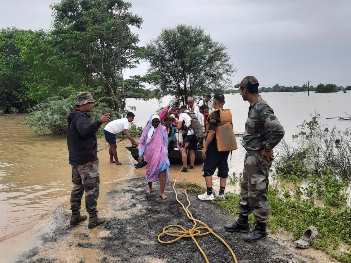 Maharashtra: Indian Army rescues 113 villagers from flood affected areas of Vidarbha region