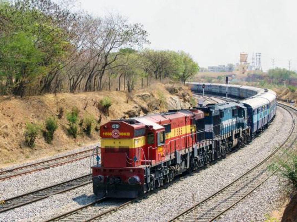 Indian Railways crosses 1000 MT in freight loading during Financial Year 2022-23