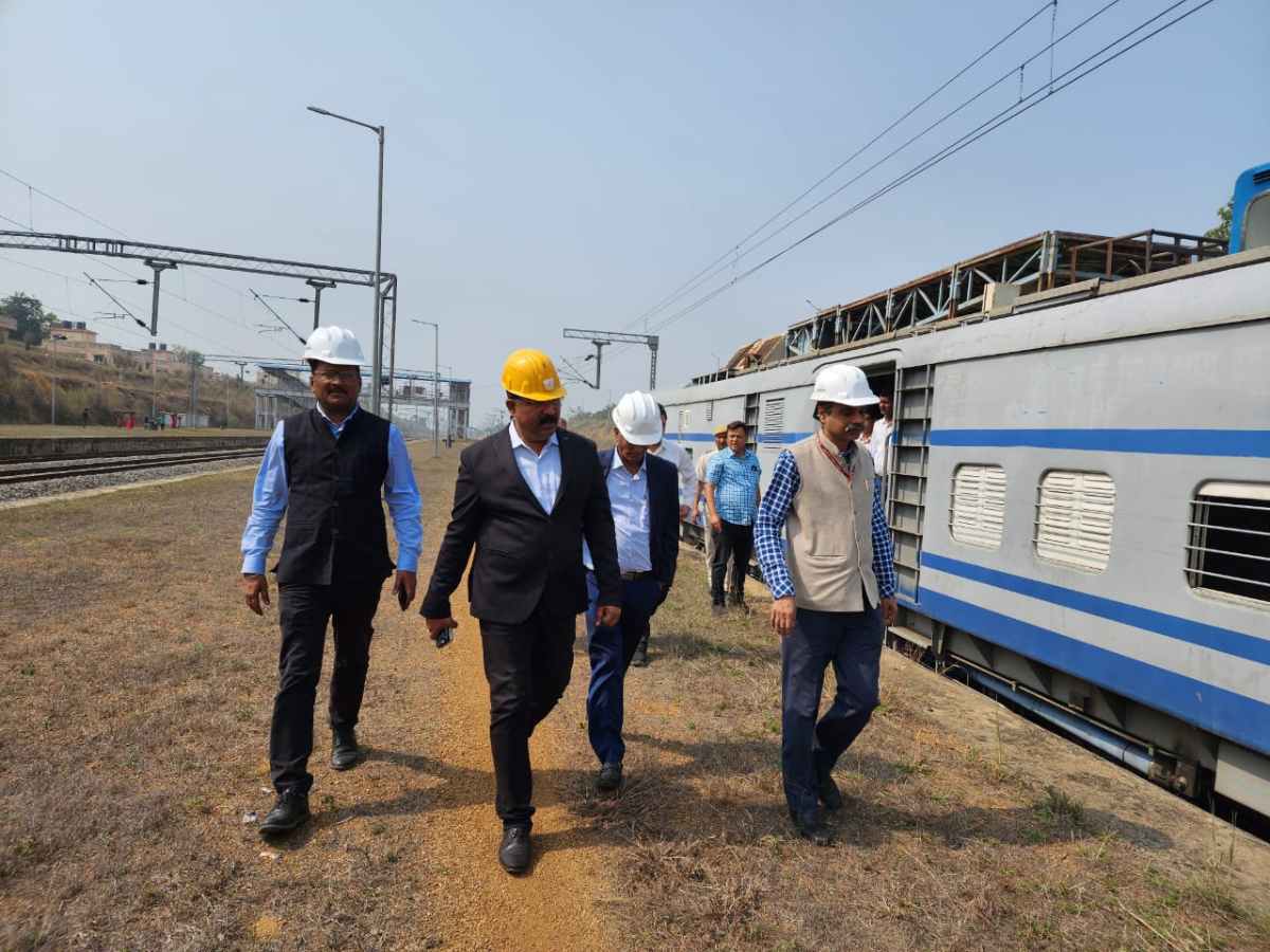 Joint Secretary, Coal Ministry, B.P. Pati inspected CERL Rail Corridor, took stock of FMC works