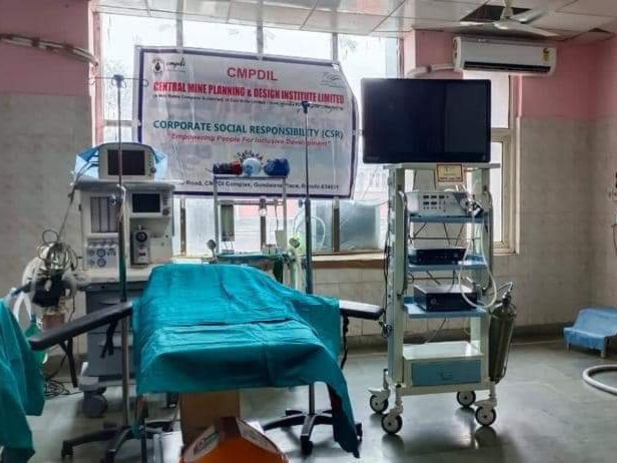 CMPDI donated medical equipment to Zila Hospital, Ranchi